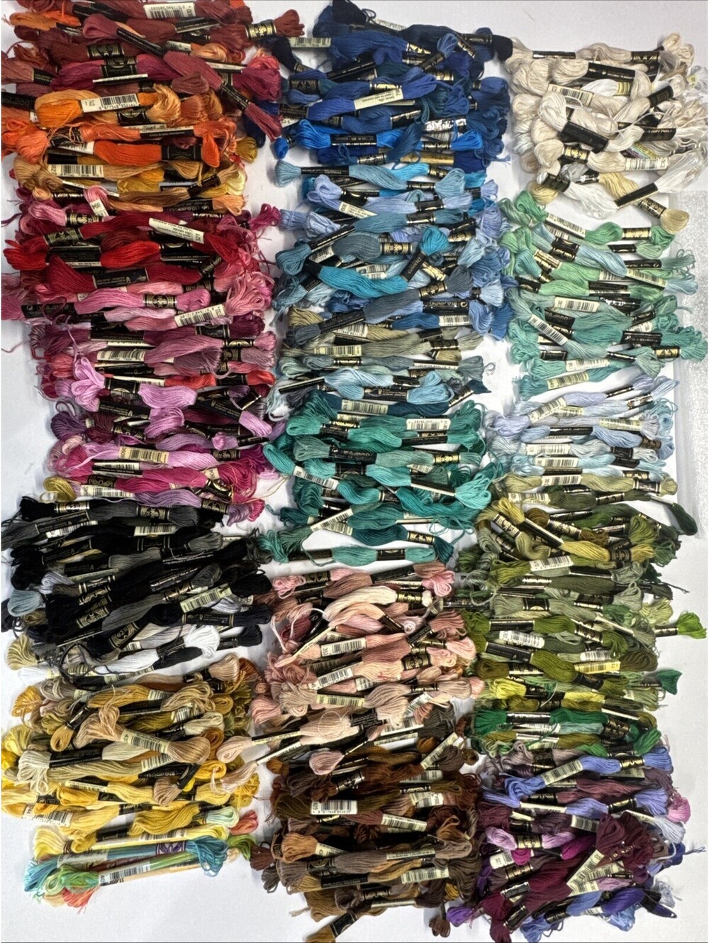 Huge Lot Over 600+ DMC EMBROIDERY FLOSS Skeins Assorted Colors, Case, Cards